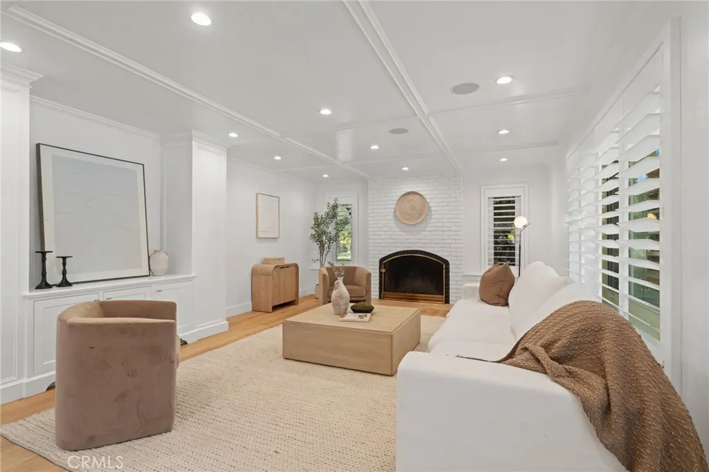 28925 Medea Mesa Road, Agoura Hills, California 91301 home-pic-16